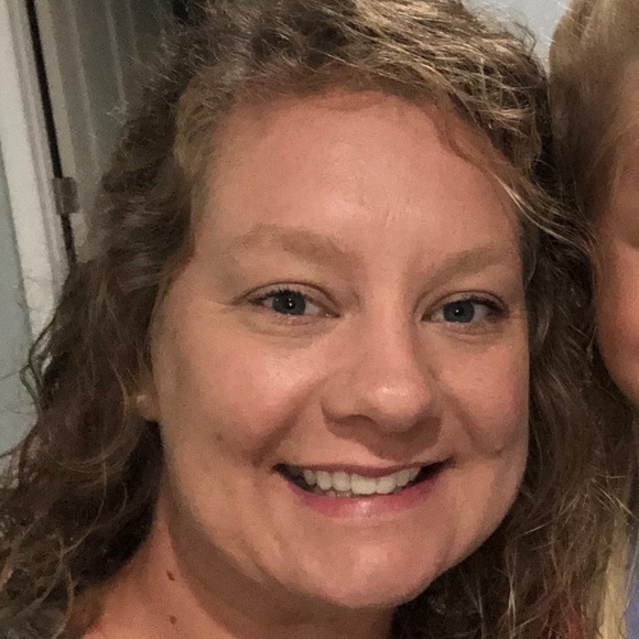 Meet your Posher, Christy - Picture 1 of 1